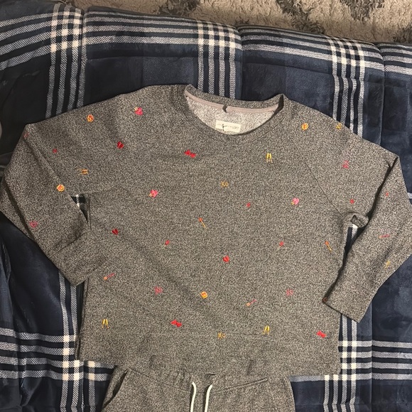 Lou & Grey Women’s Gray Track Pants (XS) and Sweater (M) - Picture 2 of 6